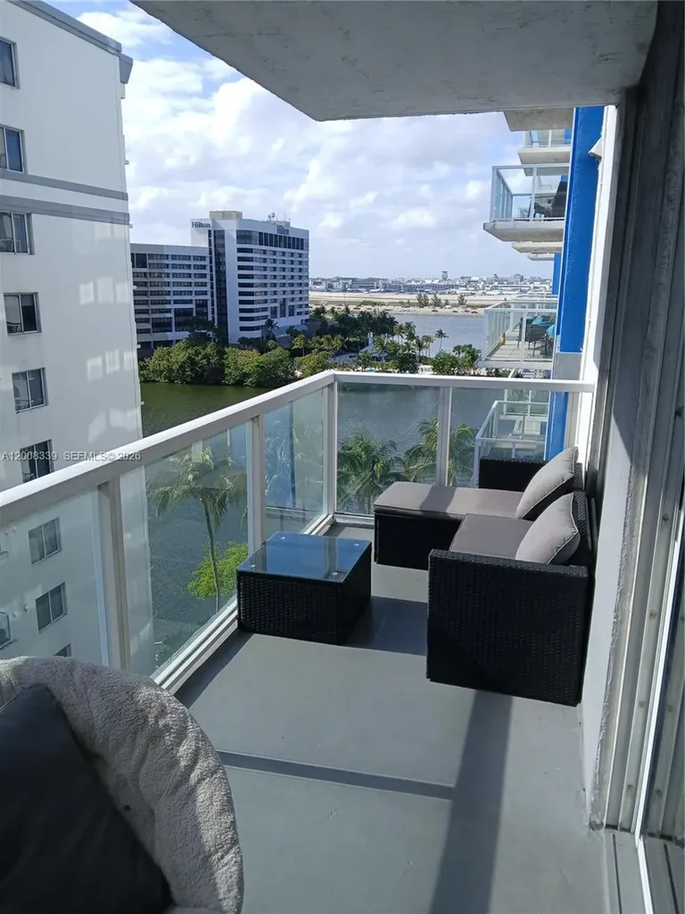 5085 NW 7th Street Miami FL 33126