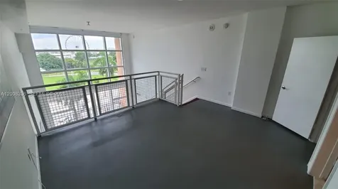 253 NE 2nd Street Miami FL 33132