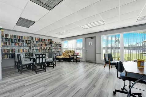 2200 Park Lane Hollywood FL 33021