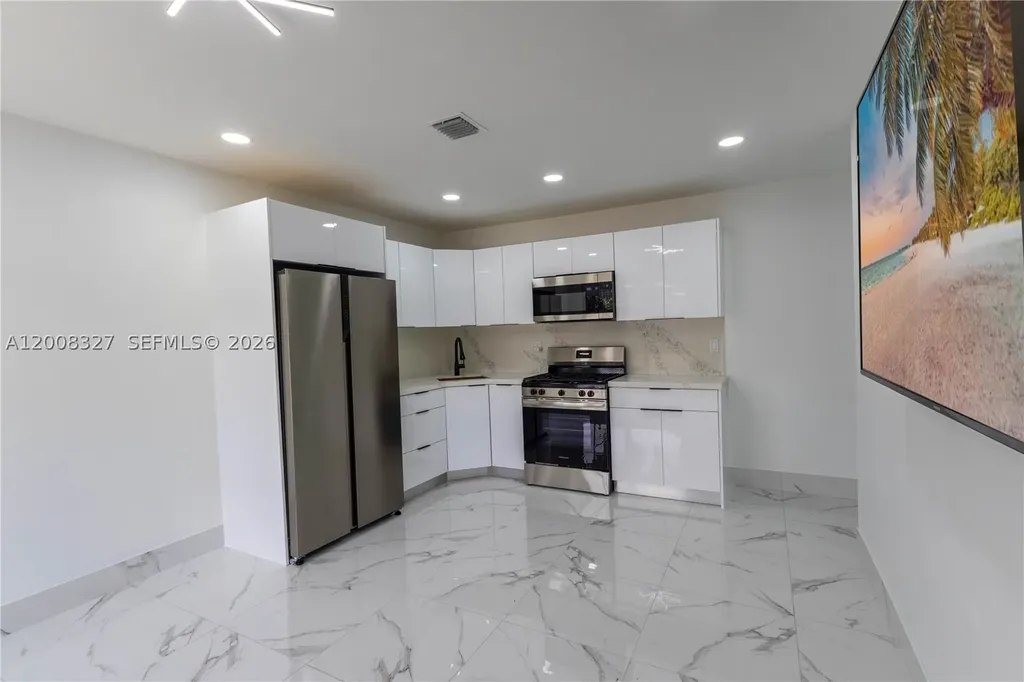 3001 SW 35th Avenue West Park FL 33023