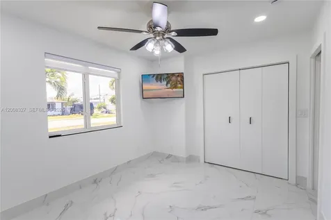 3001 SW 35th Avenue West Park FL 33023