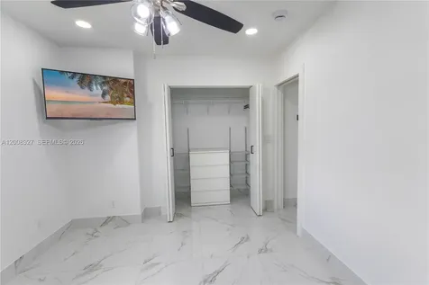 3001 SW 35th Avenue West Park FL 33023