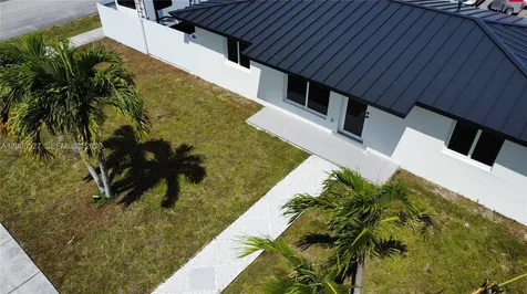3001 SW 35th Avenue West Park FL 33023