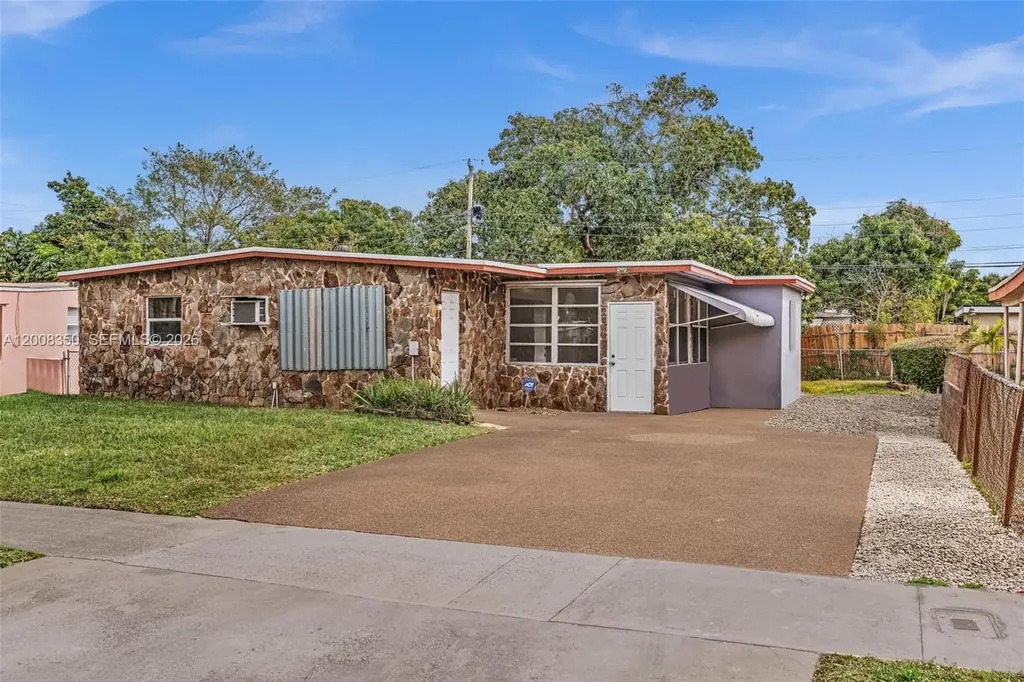 1824 NW 25th Avenue Fort Lauderdale FL 33311