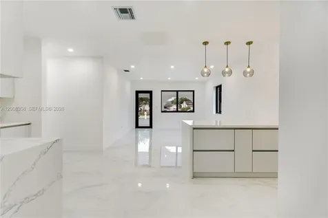 851 W 35th Street Hialeah FL 33012
