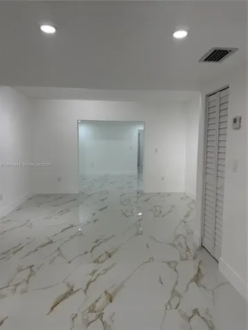2669 W 52nd Street Hialeah FL 33016