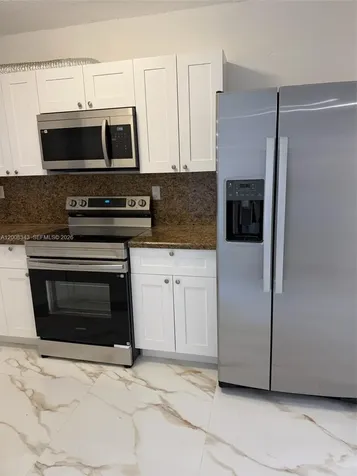 2669 W 52nd Street Hialeah FL 33016