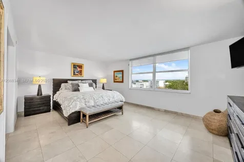 607 Ocean Drive Key Biscayne FL 33149