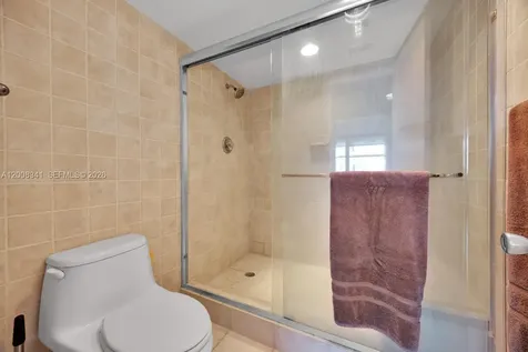 607 Ocean Drive Key Biscayne FL 33149