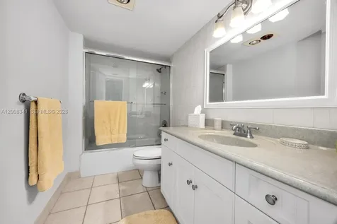 607 Ocean Drive Key Biscayne FL 33149