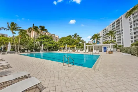 607 Ocean Drive Key Biscayne FL 33149