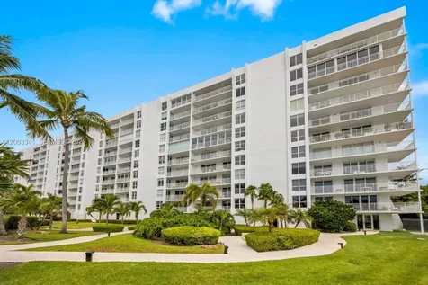 607 Ocean Drive Key Biscayne FL 33149