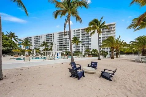607 Ocean Drive Key Biscayne FL 33149