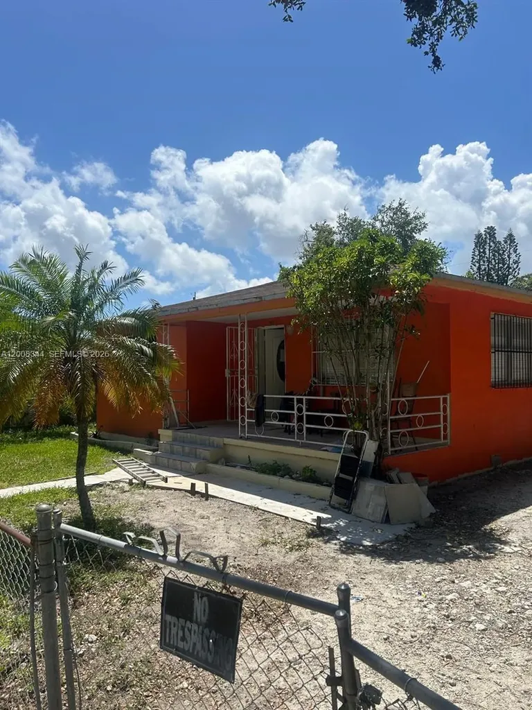 1118 NW 47th Street Miami FL 33127