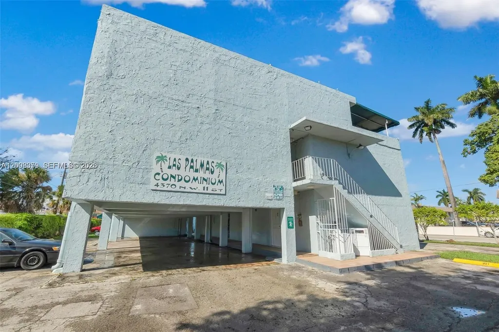 4370 NW 11th Street Miami FL 33126