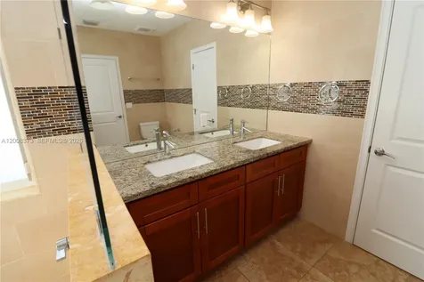 605 NE 28th Street Wilton Manors FL 33334