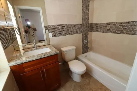 605 NE 28th Street Wilton Manors FL 33334