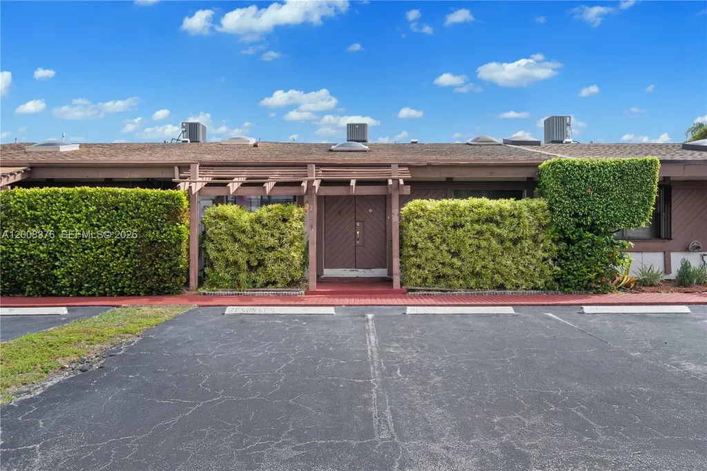 2679 S Parkview Drive Hallandale Beach FL 33009