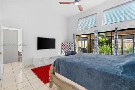 2679 S Parkview Drive Hallandale Beach FL 33009