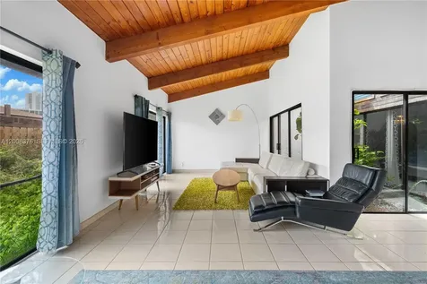 2679 S Parkview Drive Hallandale Beach FL 33009