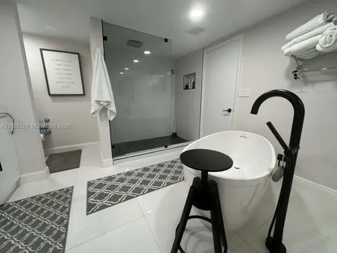 11113 Biscayne Boulevard Miami FL 33181