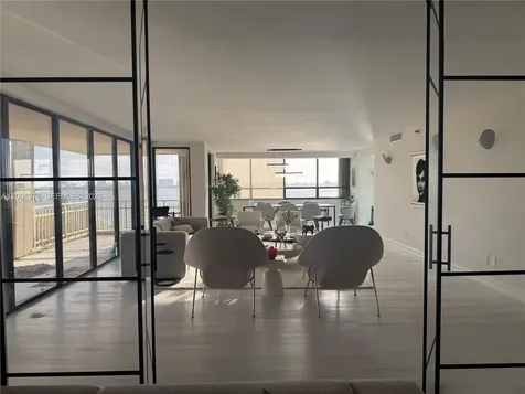 11113 Biscayne Boulevard Miami FL 33181
