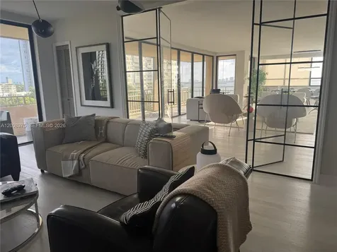 11113 Biscayne Boulevard Miami FL 33181