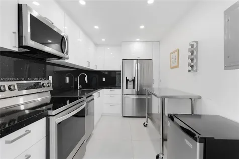 3701 N Country Club Drive Aventura FL 33180