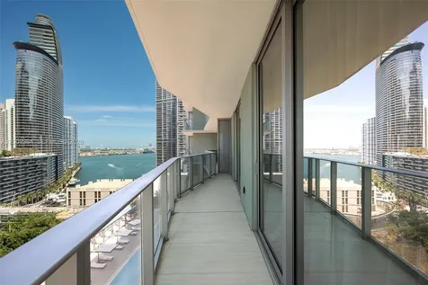 77 SE 5 Miami FL 33131-2507