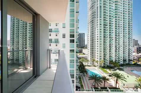 77 SE 5 Miami FL 33131-2507
