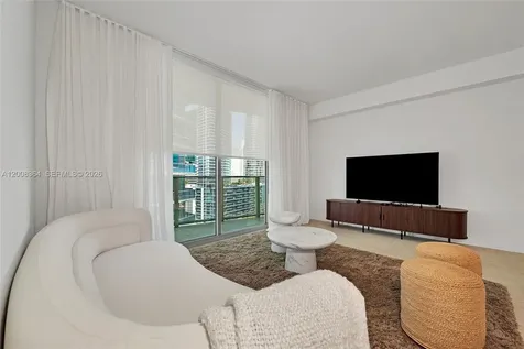 77 SE 5 Miami FL 33131-2507