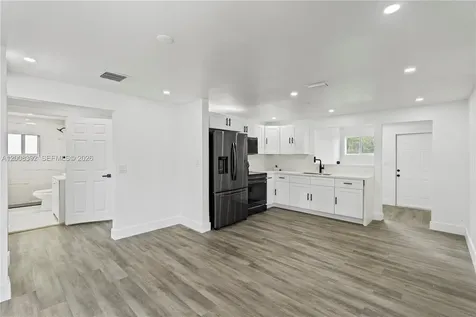 5658 SW 1st Street Miami FL 33134