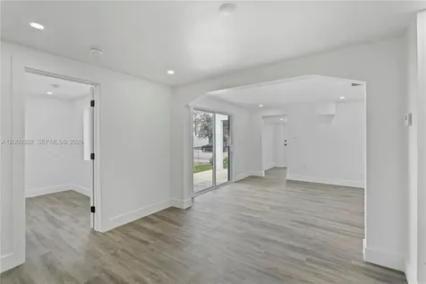 5658 SW 1st Street Miami FL 33134