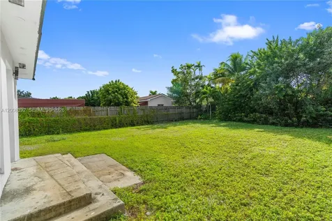 5658 SW 1st Street Miami FL 33134