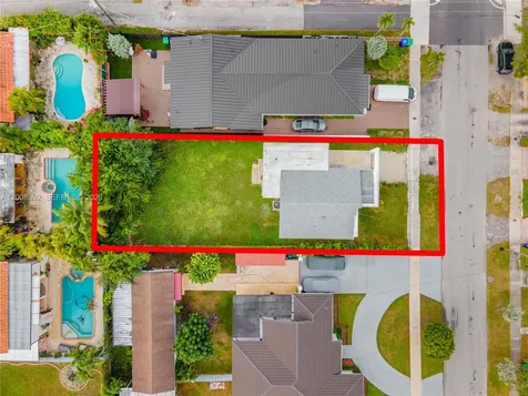 5658 SW 1st Street Miami FL 33134