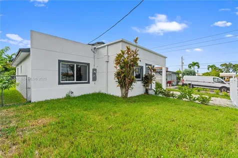 5658 SW 1st Street Miami FL 33134