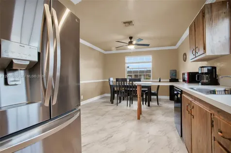 7471 SW 1st Street Margate FL 33068