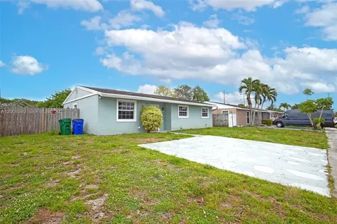7471 SW 1st Street Margate FL 33068