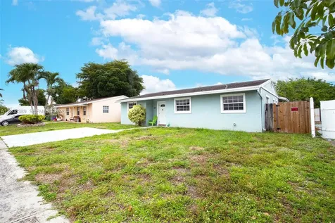 7471 SW 1st Street Margate FL 33068
