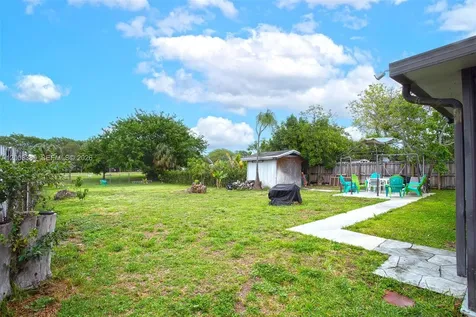 7471 SW 1st Street Margate FL 33068