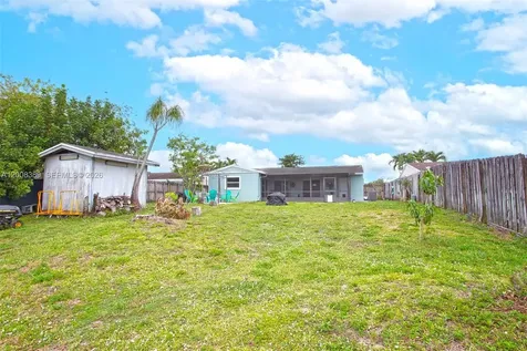 7471 SW 1st Street Margate FL 33068