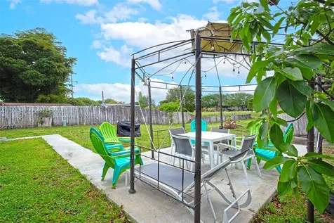 7471 SW 1st Street Margate FL 33068