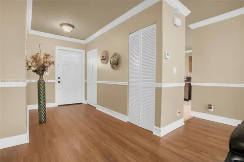 7471 SW 1st Street Margate FL 33068