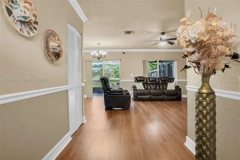 7471 SW 1st Street Margate FL 33068
