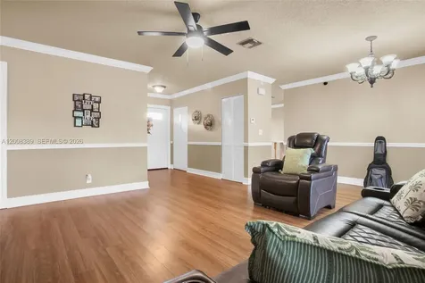 7471 SW 1st Street Margate FL 33068