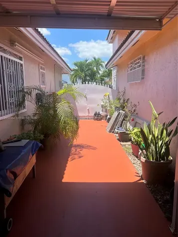 12377 NW 97th Place Hialeah Gardens FL 33018
