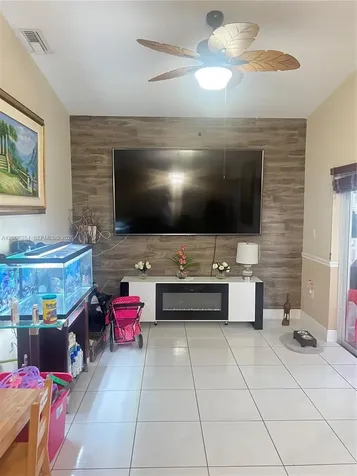12377 NW 97th Place Hialeah Gardens FL 33018