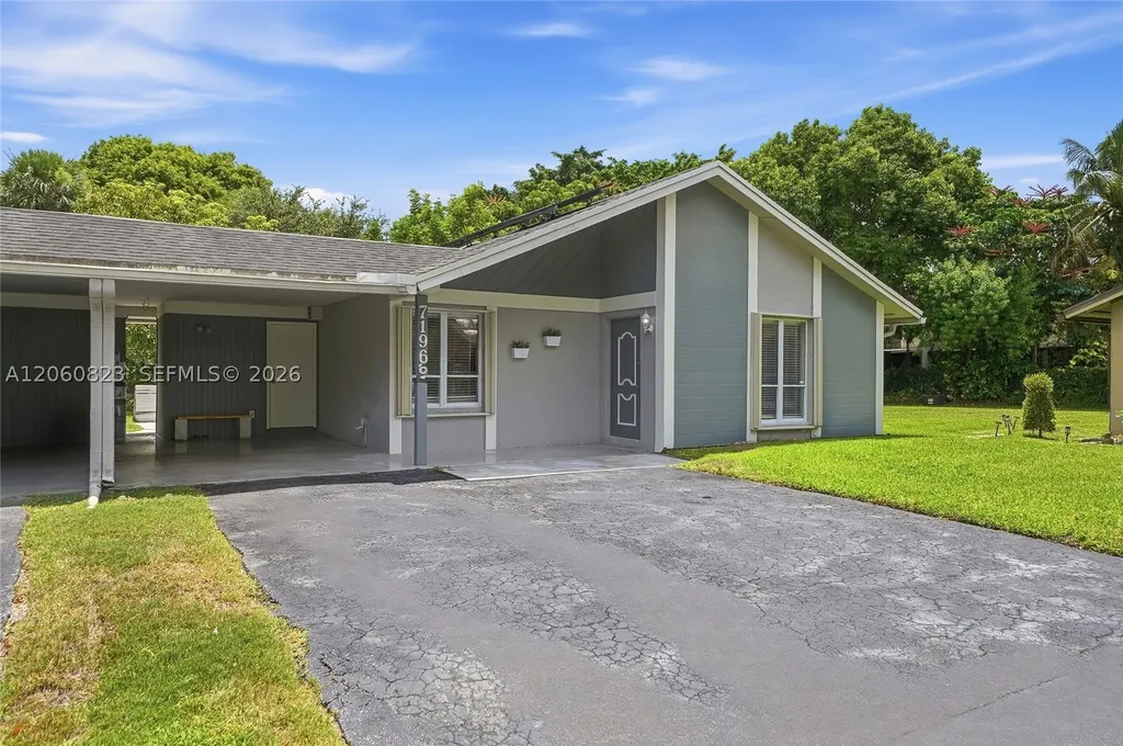 7196 SW 22nd Place Davie FL 33317