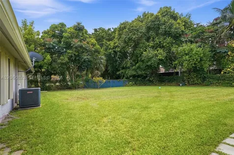 7196 SW 22nd Place Davie FL 33317