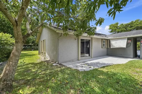7196 SW 22nd Place Davie FL 33317